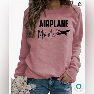 NWOT - Women’s Airplane Mode travel sweatshirt. Size M